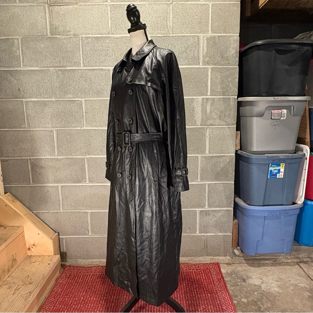 Urban Outfitters Clara faux leather trench coat. - Picture 6 of 14